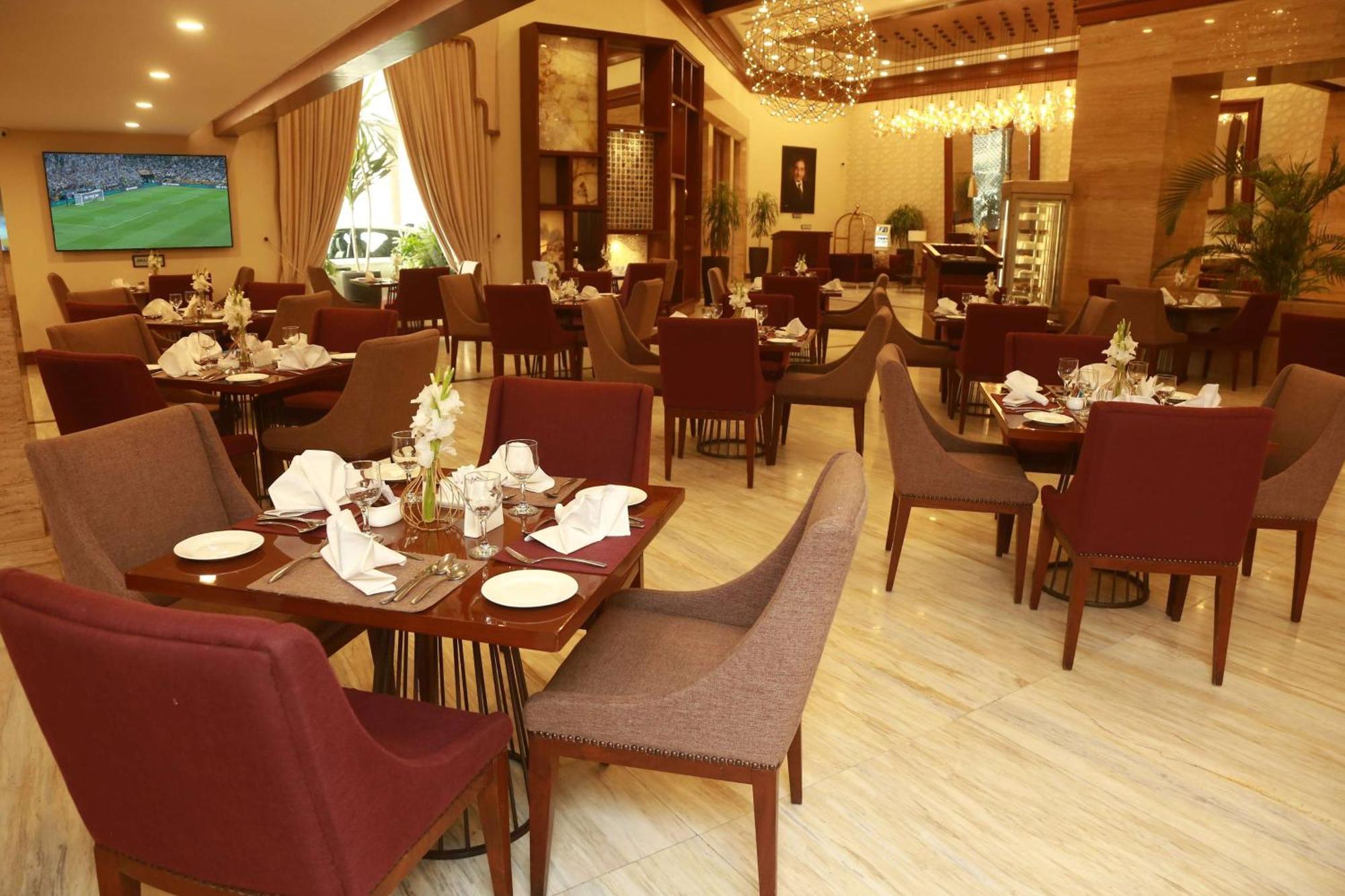 Ramada By Wyndham Multan Hotell Eksteriør bilde